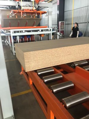 품질  Laminating Production Line Short Cycle Press Melamine Hot Press Machine 900T to 1600T 공장